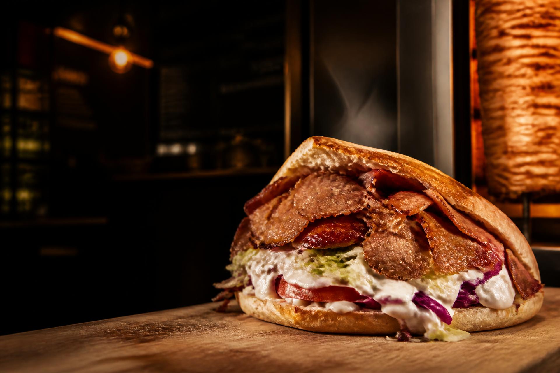 Döner généreux préparé au restaurant ZAKHO